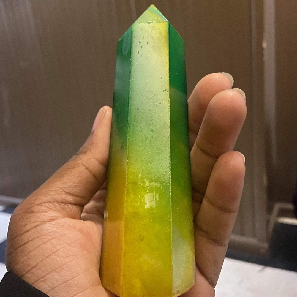 Rare Neon Green and Yellow Rainbow Aura Point - Picture 1 of 5